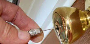 Gold Locksmith Store Franklin Park, IL 847-915-3492 - rekeying-locks